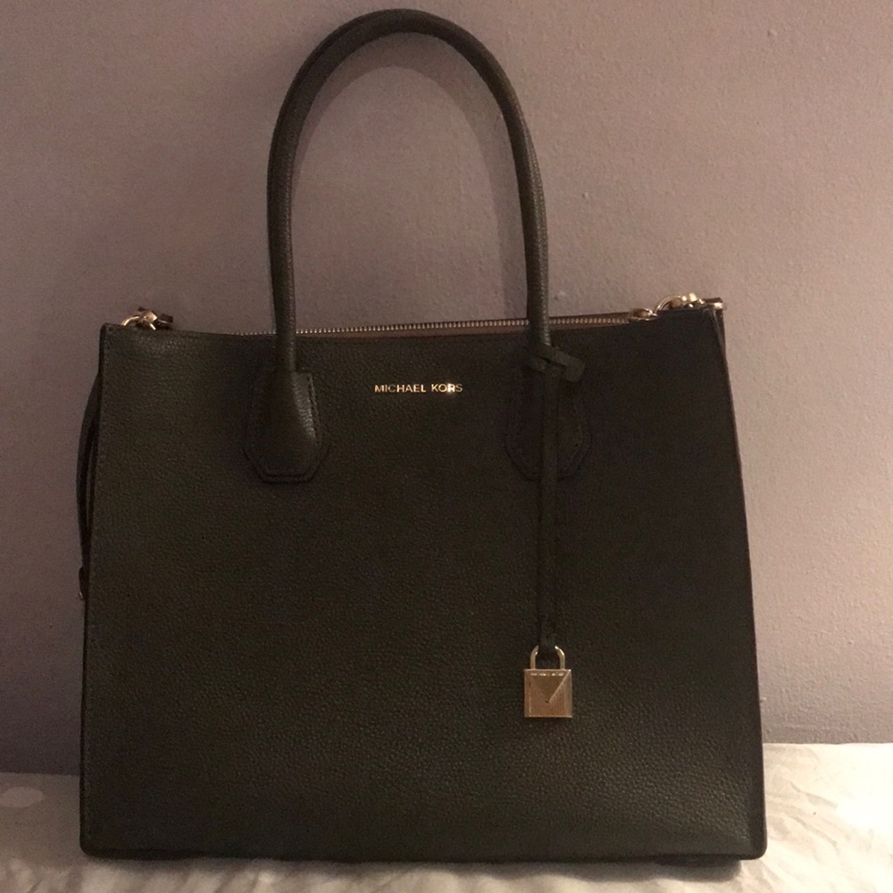 Michael Kors Tote (Large) 💚